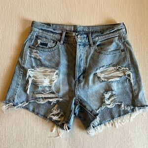 American Eagle Shorts - 90’s Boyfriend Shorts